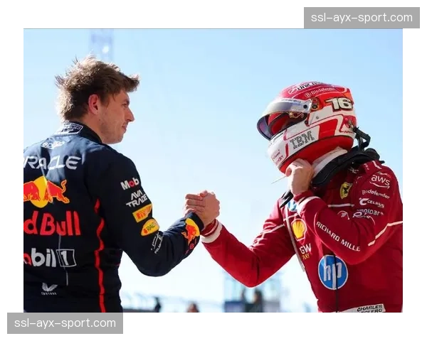 安全车离去,维斯塔潘与勒克莱尔在滨海湾街道上演持续五圈的轮对轮缠斗 安全车离去,维斯塔潘与勒克莱尔在滨海湾街道上演持续五圈的轮对轮缠斗